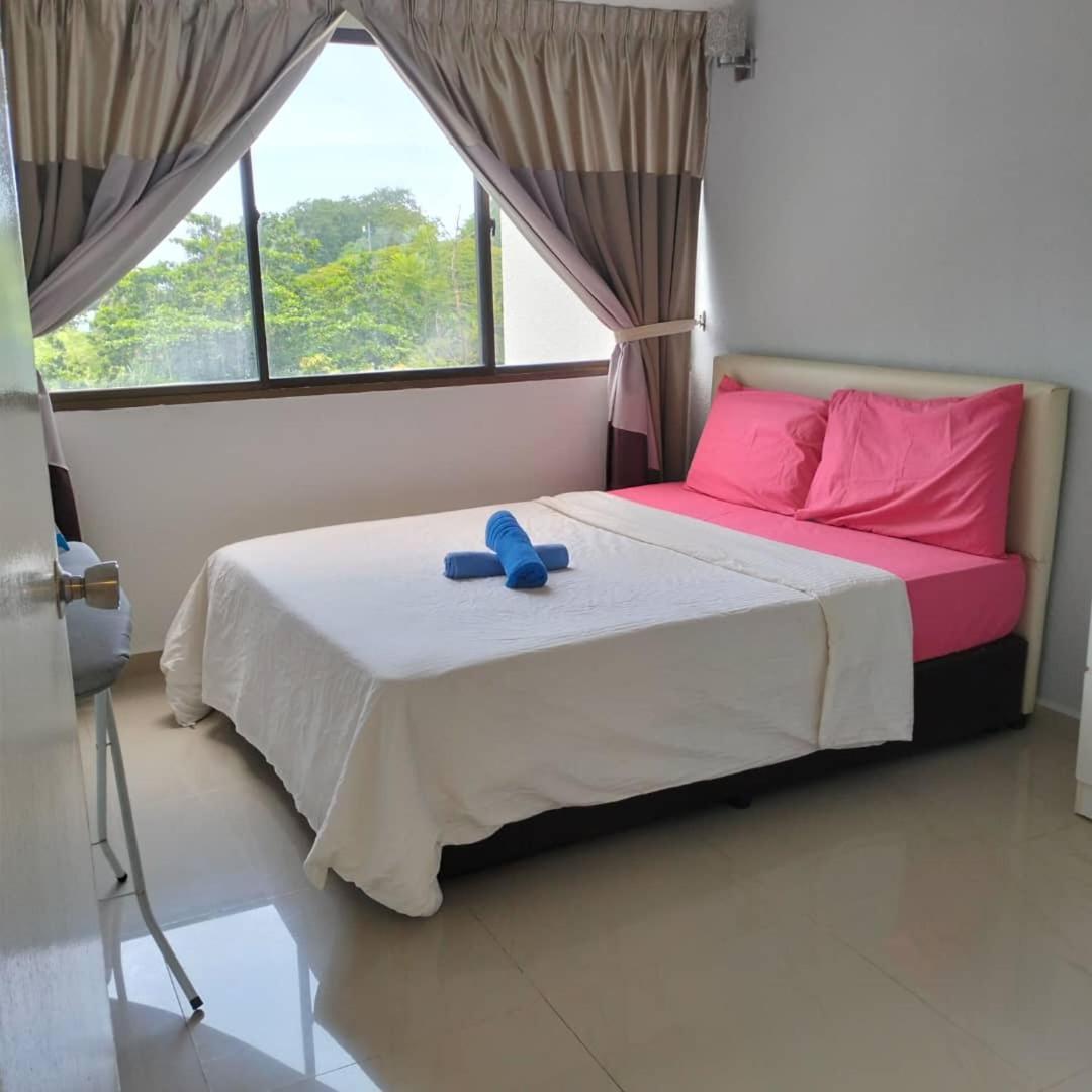 Sri Sayang Pearl View Apartment Бату Феринги Екстериор снимка