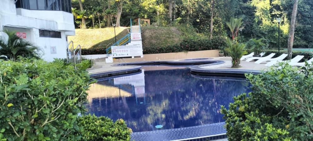 Sri Sayang Pearl View Apartment Бату Феринги Стая снимка